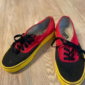 Vans Disney Mickey Mouse limited adition sneakers! W 7.5- M 6